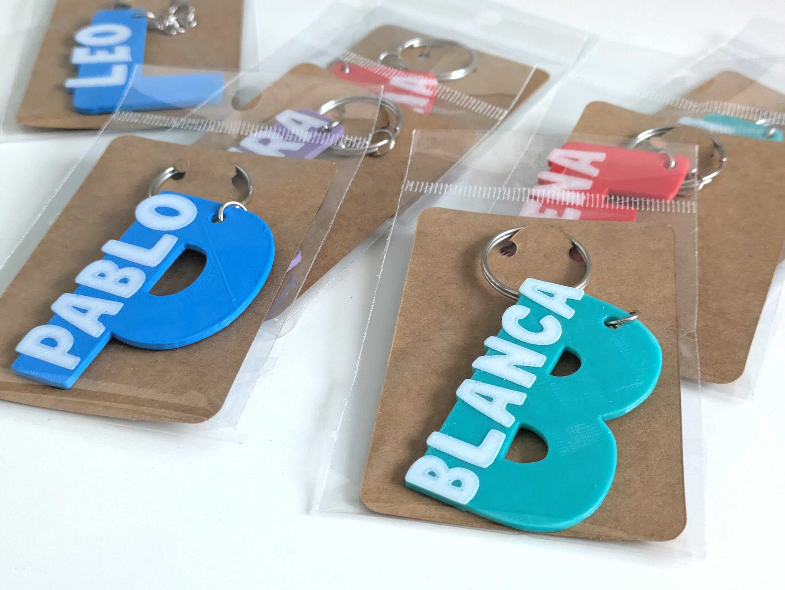 Llaveros Personalizados con Inicial y Nombre - 4